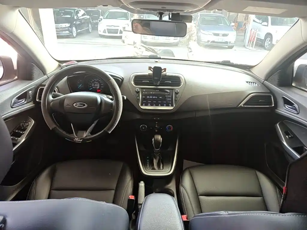 Ford Escort — миниатюра 10