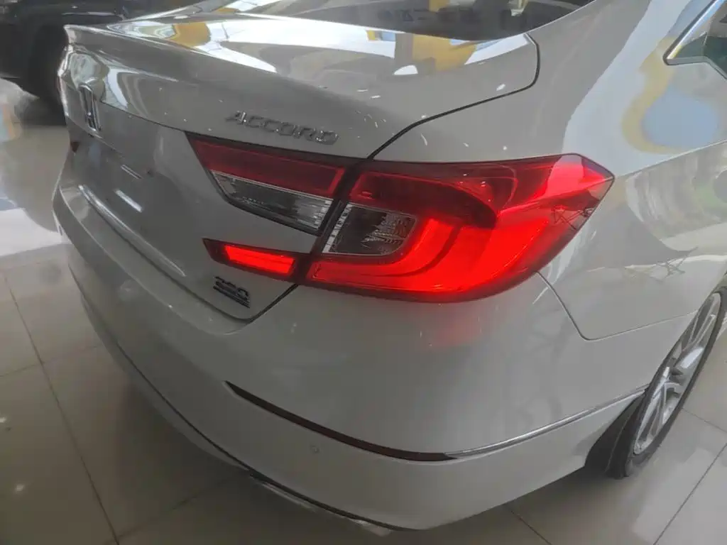 Honda Accord — миниатюра 8