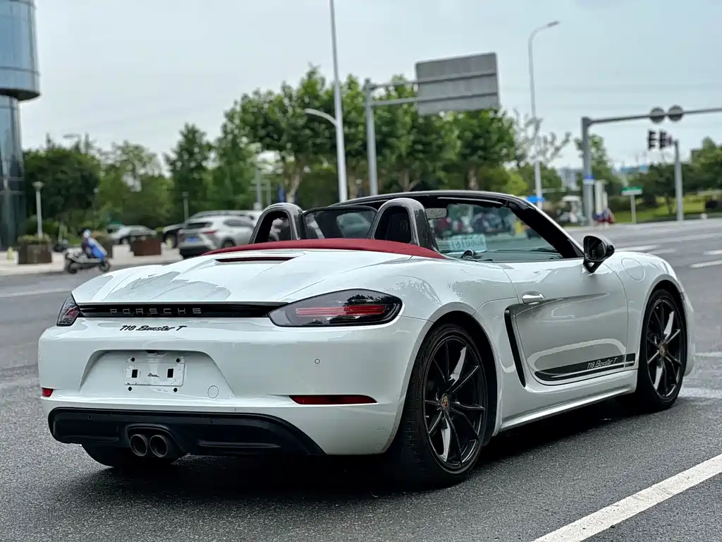 PORSCHE 718