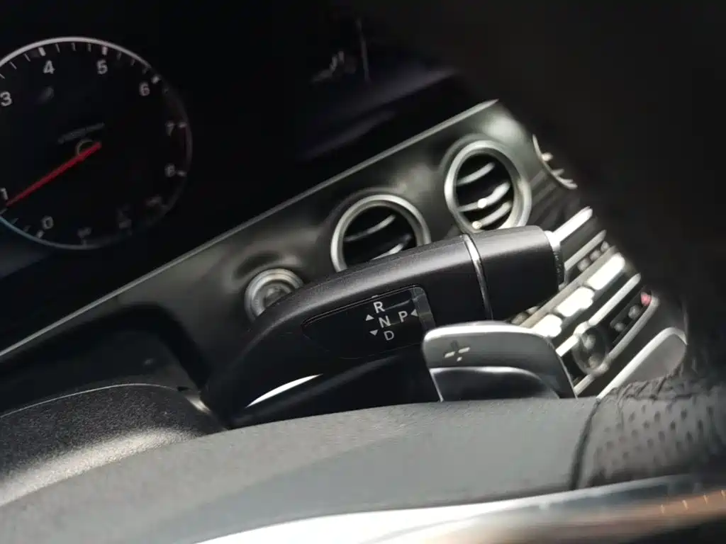 Mercedes-Benz E-Class — миниатюра 10