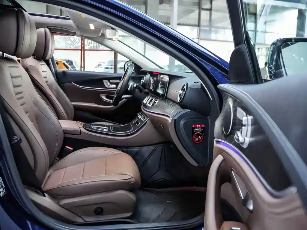 Mercedes-Benz E-Class — миниатюра 6