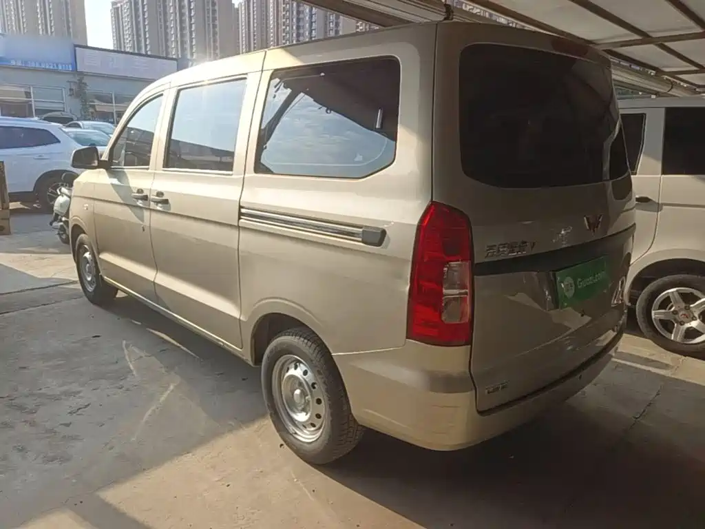 Wuling Hongguang V — миниатюра 5