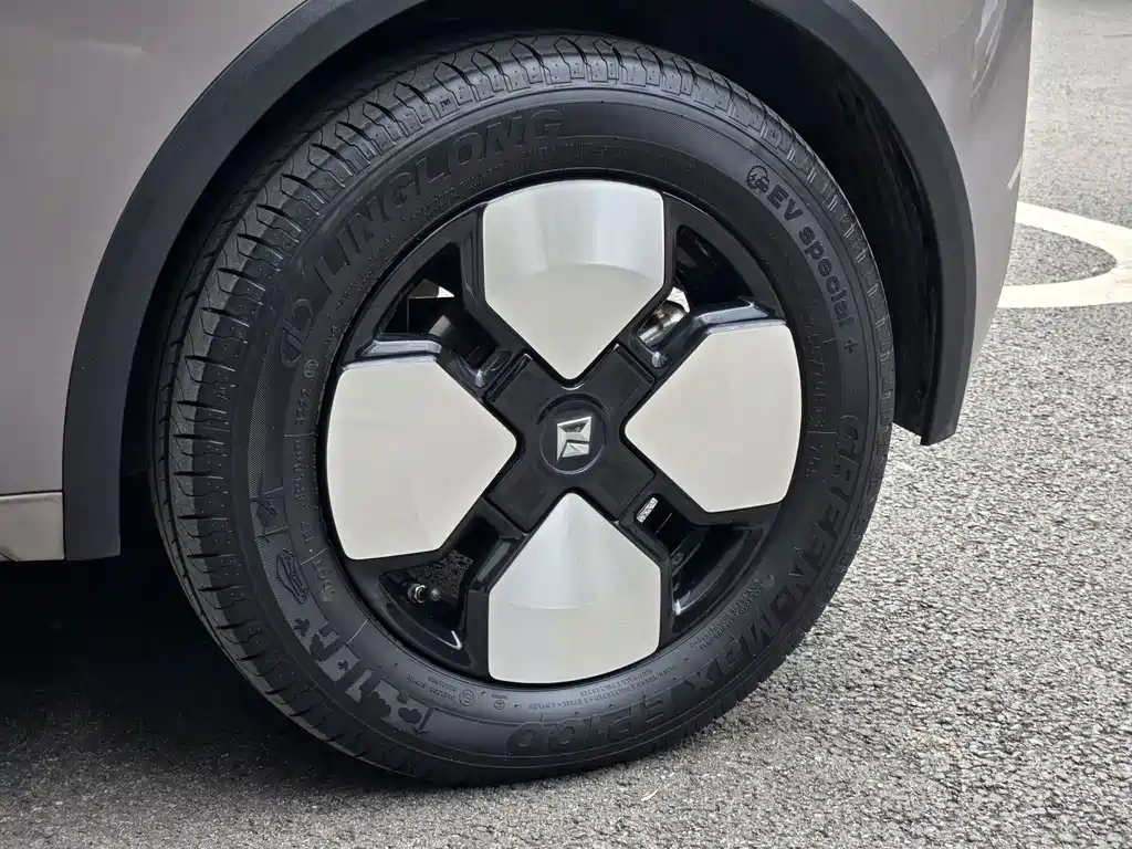 Baojun KiWi EV — миниатюра 9