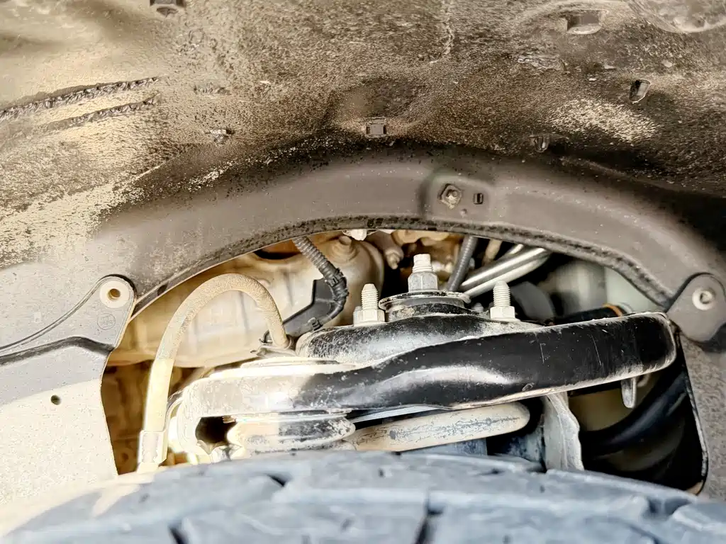 Toyota Land Cruiser 4.0L V6 Middle East Limited Edition, фото 17