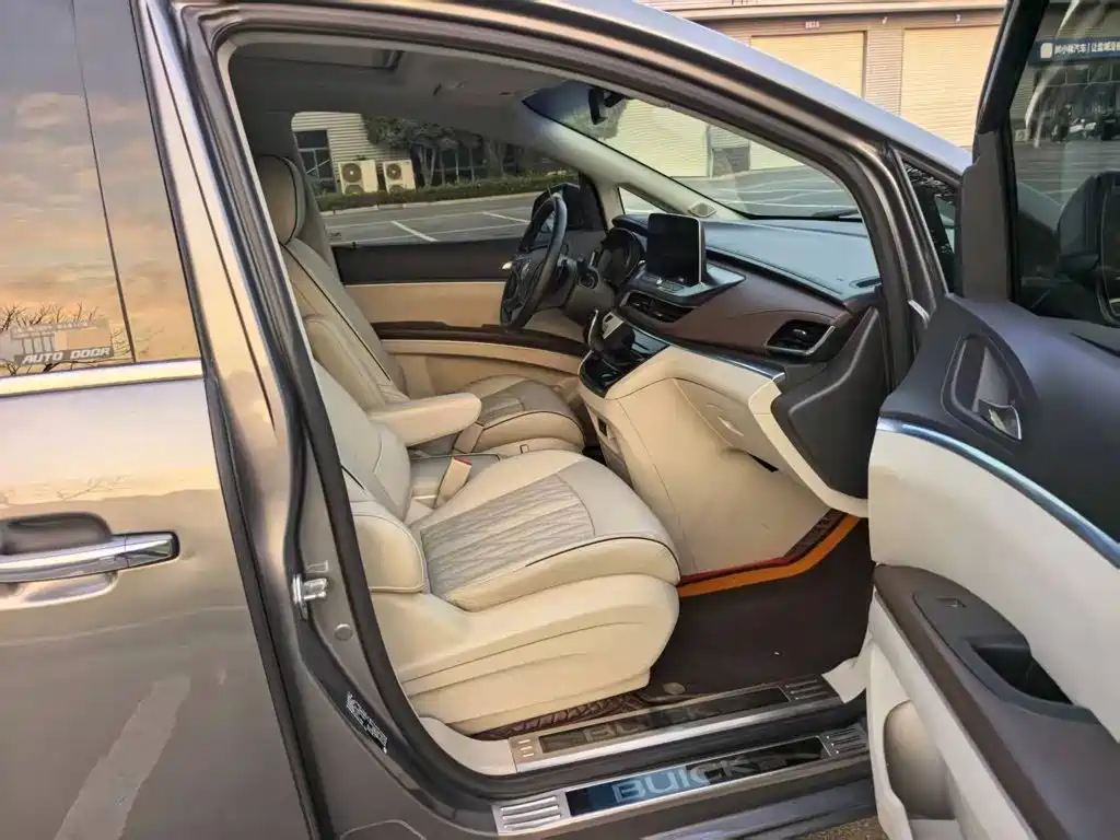 Buick GL8 — миниатюра 4