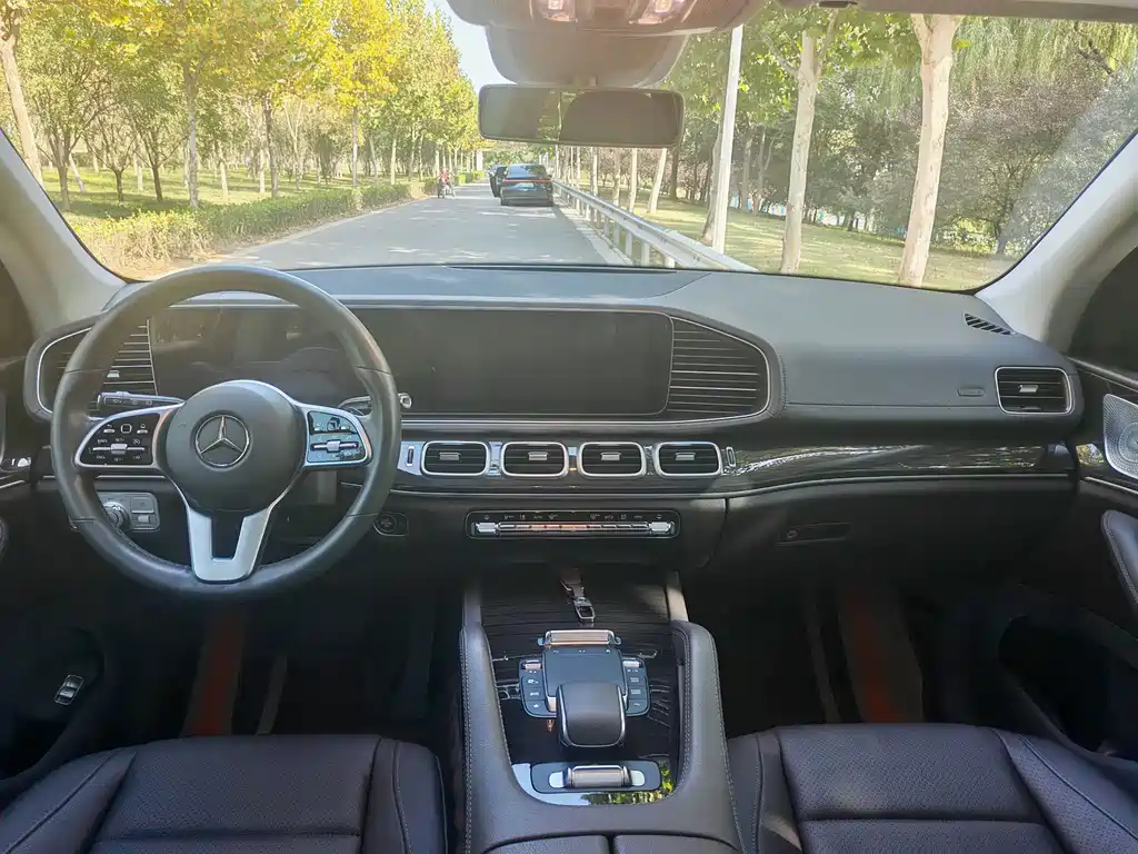 Mercedes-Benz GLE (Import) — миниатюра 7