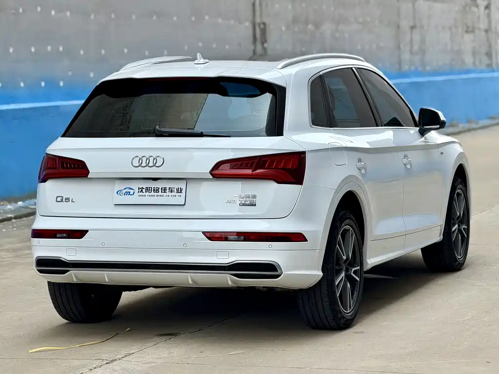 Audi Q5L — миниатюра 21