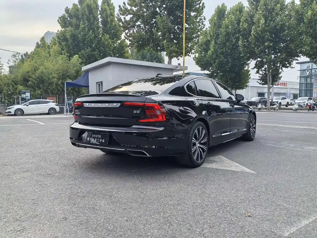 Volvo S90 — миниатюра 11