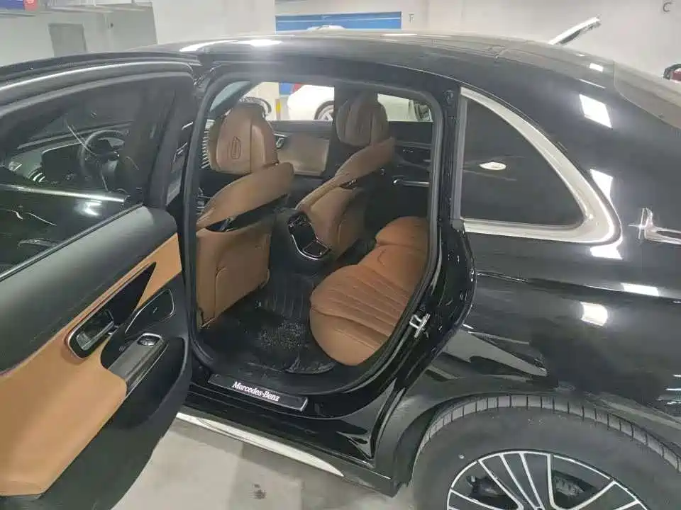 Mercedes-Benz E-Class — миниатюра 8