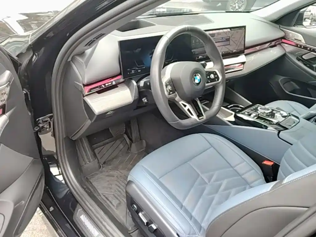 BMW 5 Series — миниатюра 16