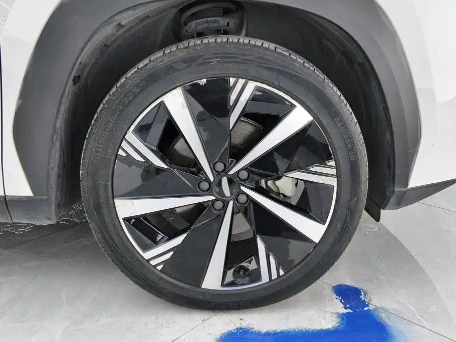 Geely Boyue L — миниатюра 6