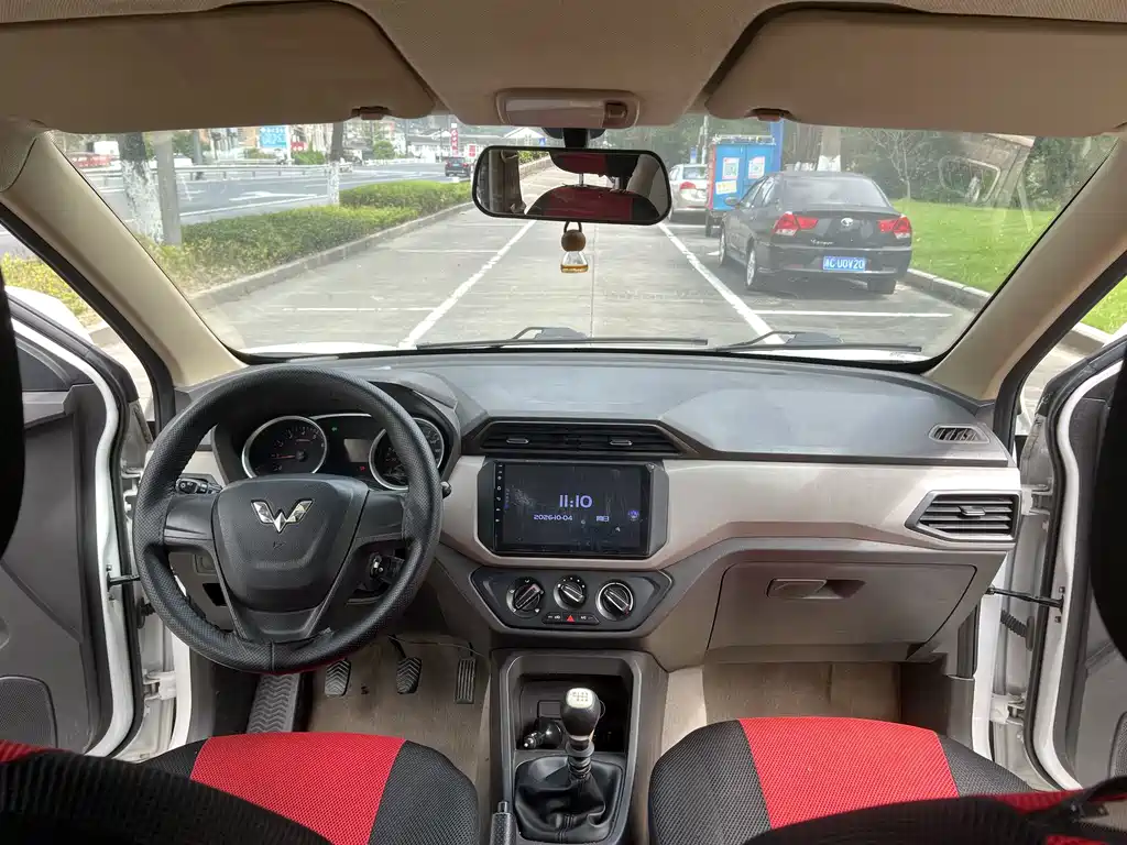 Wuling Hongguang — миниатюра 5