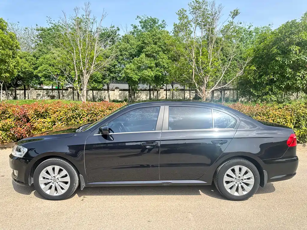 Volkswagen Lavida 2015 1.6L AT Comfort