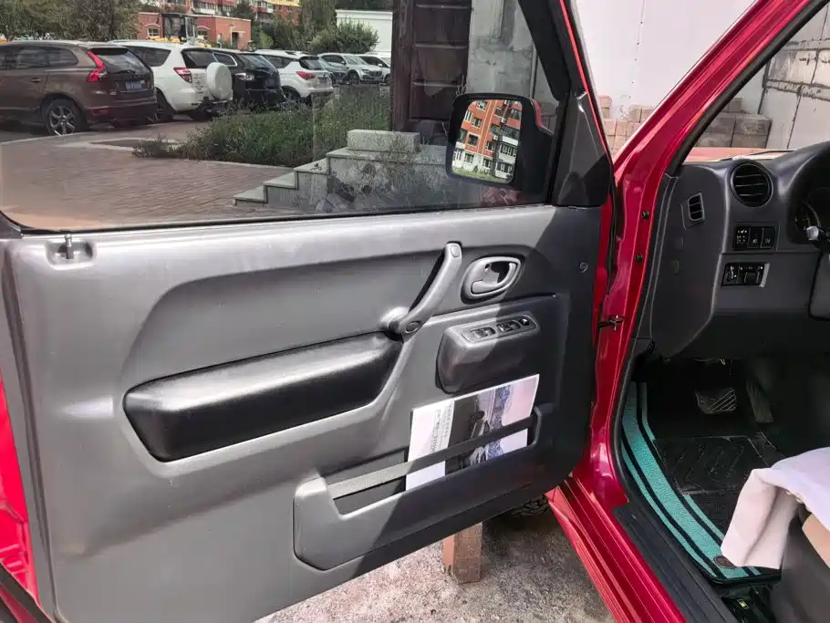 Suzuki Jimny — миниатюра 7