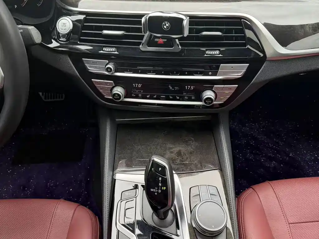 BMW 5 Series — миниатюра 18