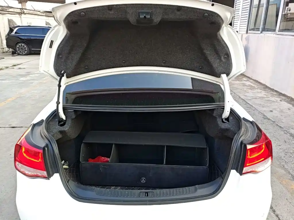 Chevrolet Malibu — миниатюра 19
