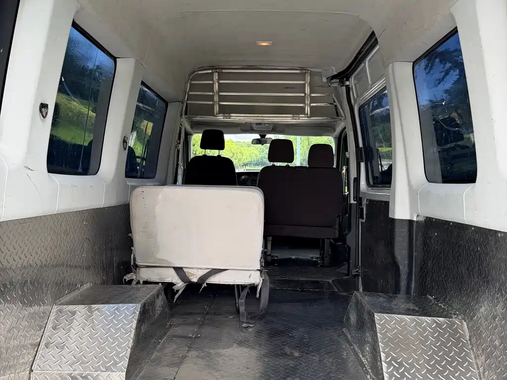 IVECO Ousheng — миниатюра 9