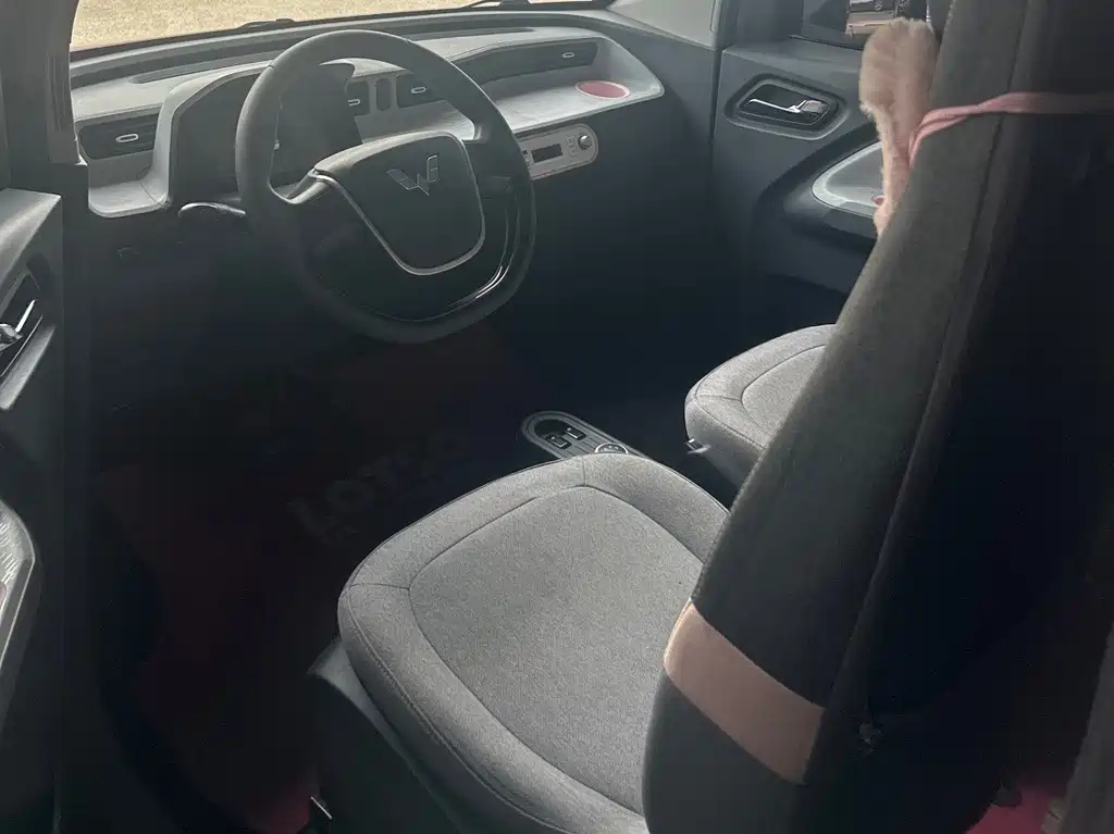 Wuling MINIEV — миниатюра 6