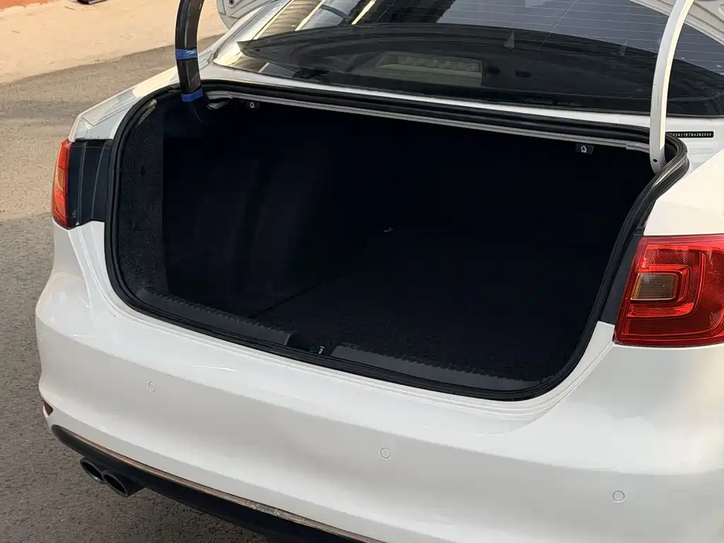 Volkswagen Sagitar — миниатюра 9