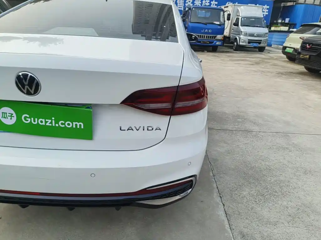 Volkswagen Lavida — миниатюра 8