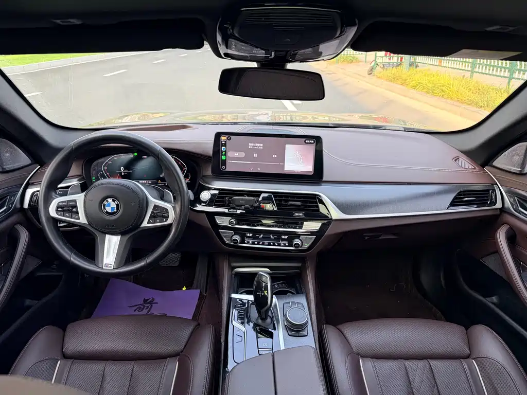 BMW 5 Series — миниатюра 5