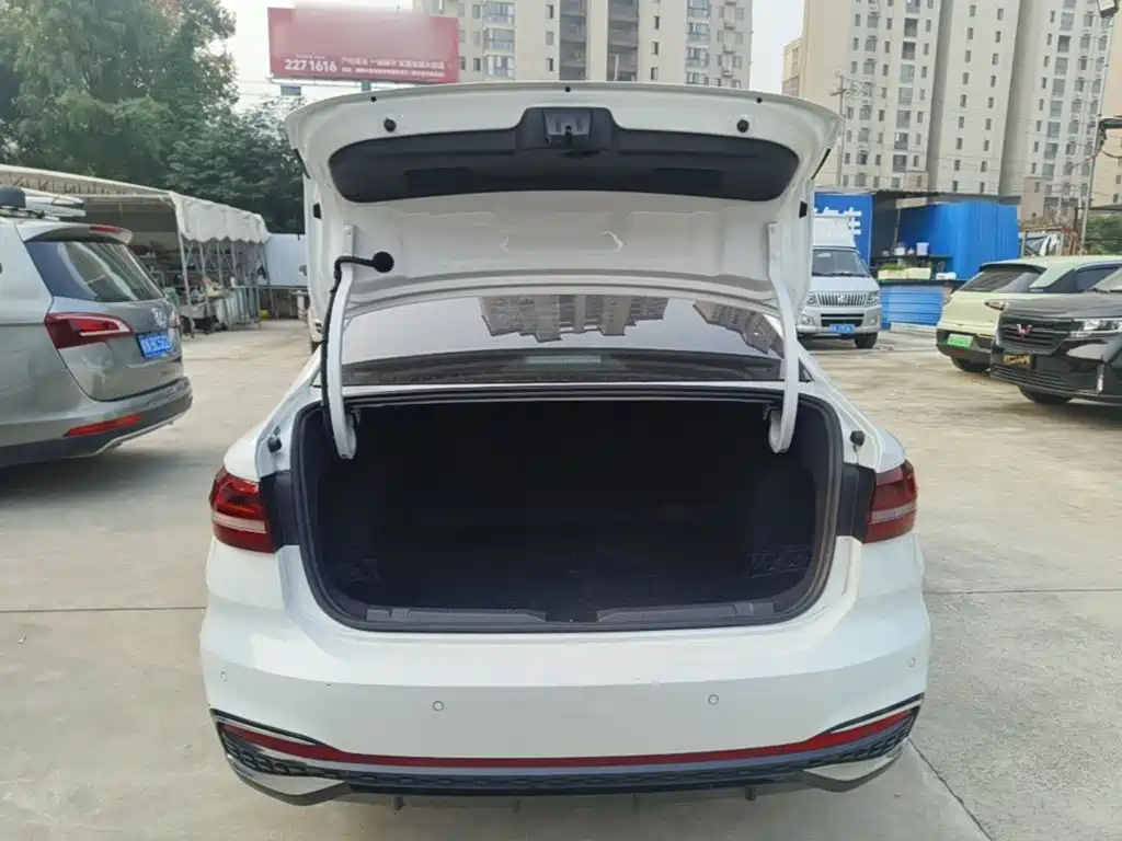 Volkswagen Lavida — миниатюра 19