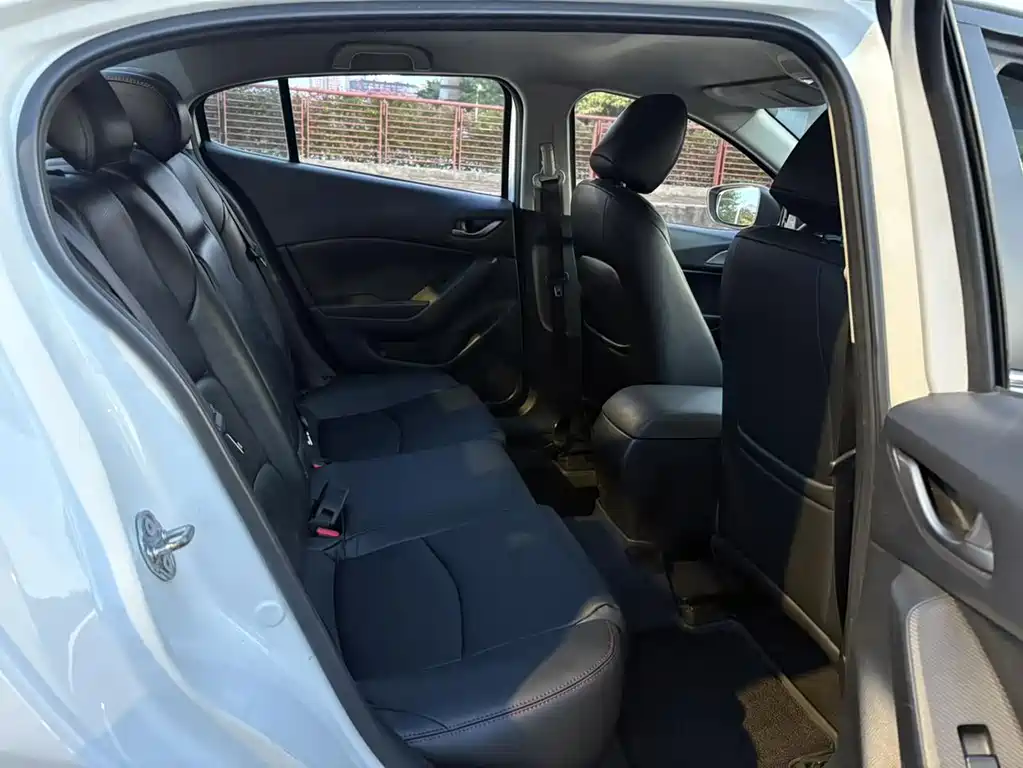 Mazda 3 Axela — миниатюра 12