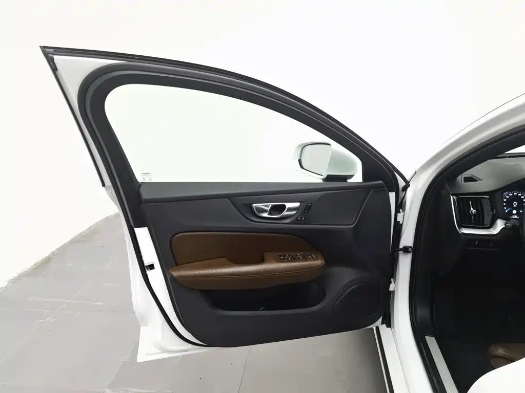 Volvo S60 — миниатюра 8