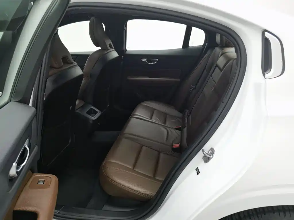 Volvo S60 — миниатюра 15