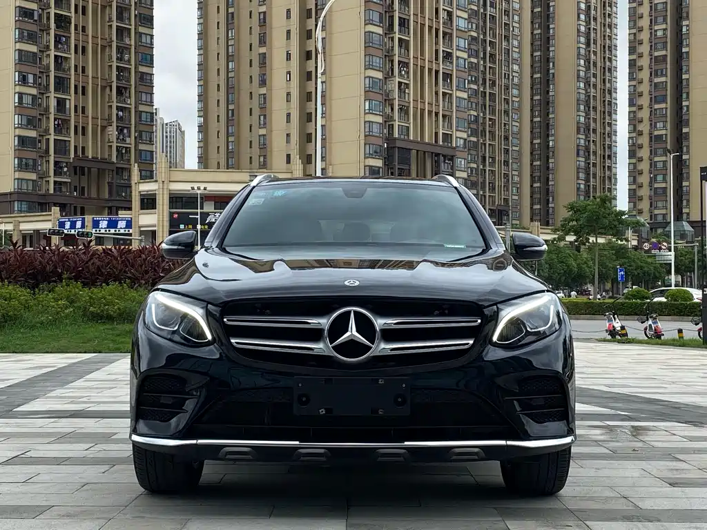 MERCEDES-BENZ GLC