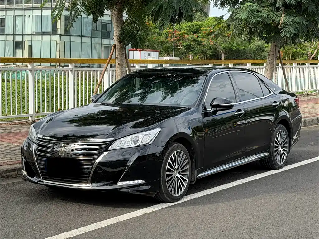 Toyota Crown 2018