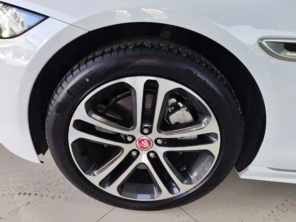 Jaguar XEL — миниатюра 23