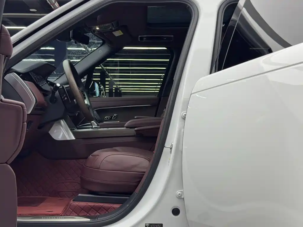 Land Rover Range Rover — миниатюра 8