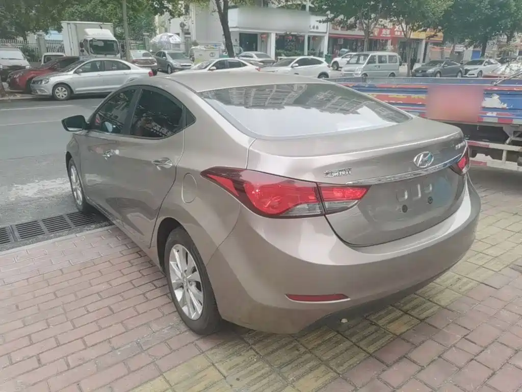 Hyundai Elantra Langdong — миниатюра 5