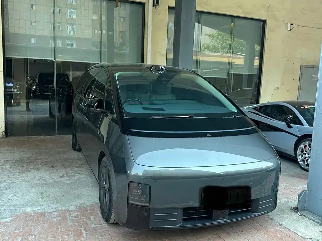 Li Auto Li MEGA — миниатюра 2