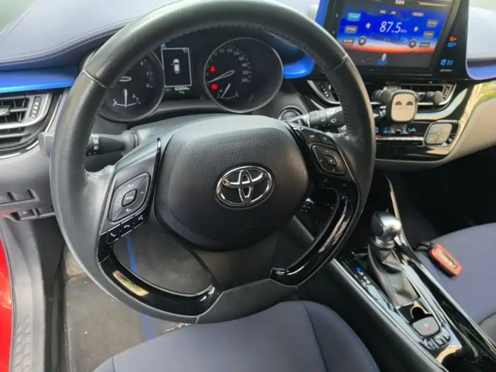 Toyota C-HR — миниатюра 11