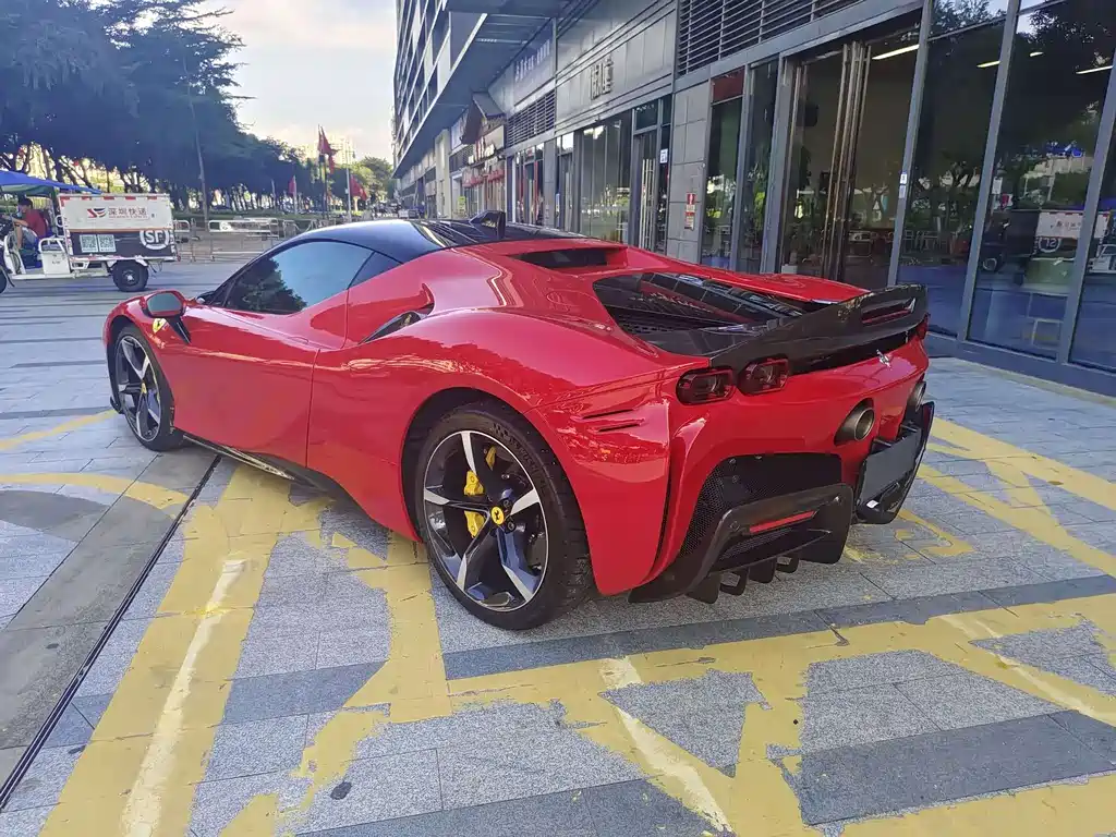 FERRARI SF90