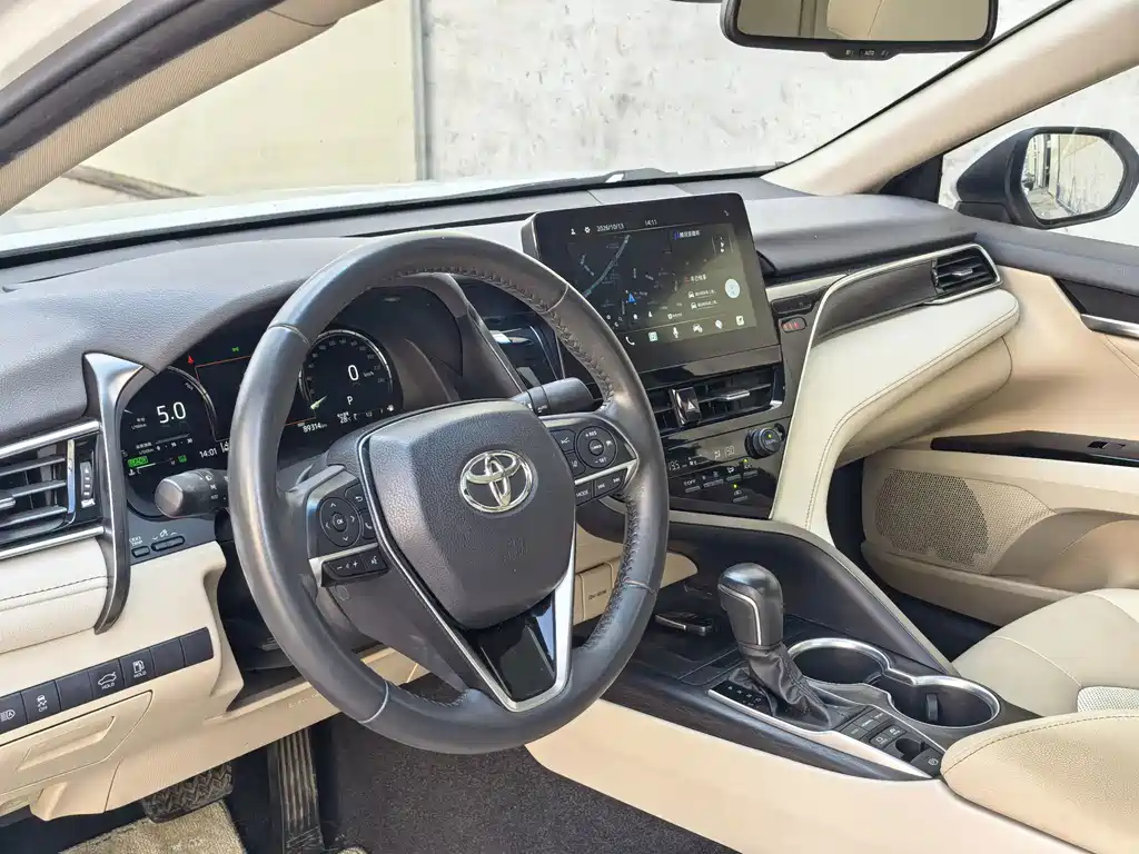 Toyota Camry — миниатюра 7