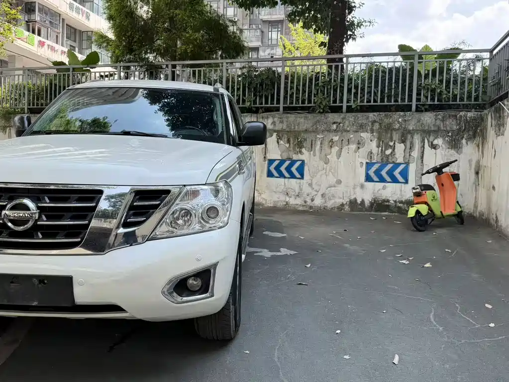 Nissan Patrol — миниатюра 4