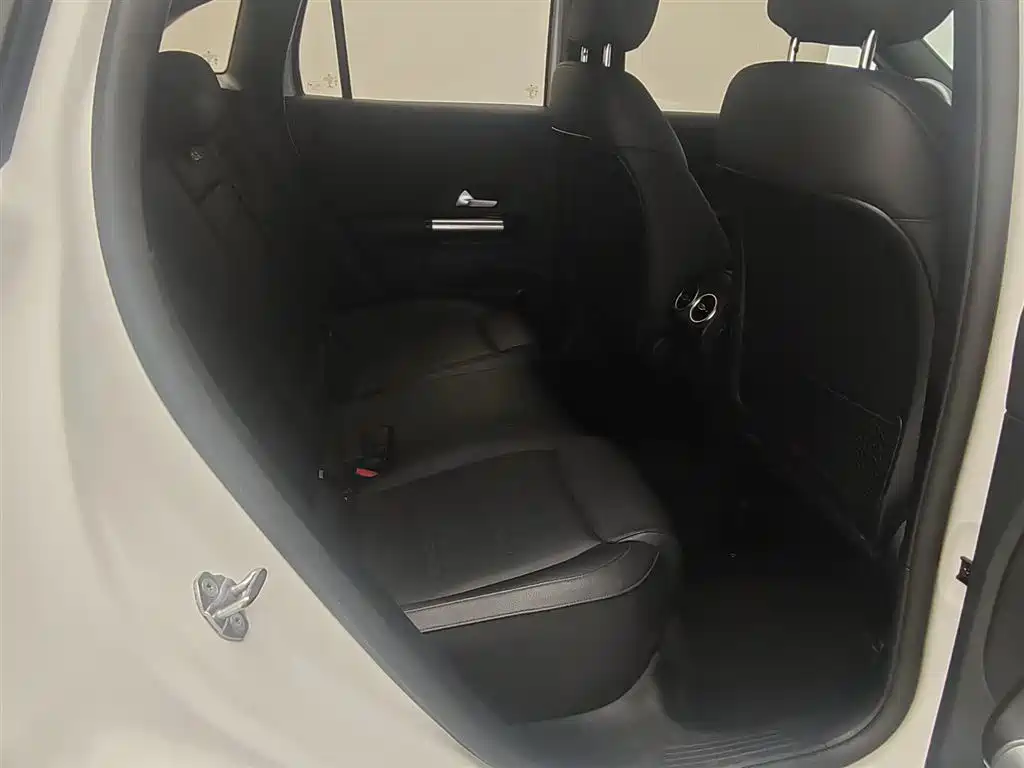 Mercedes-Benz GLA — миниатюра 7