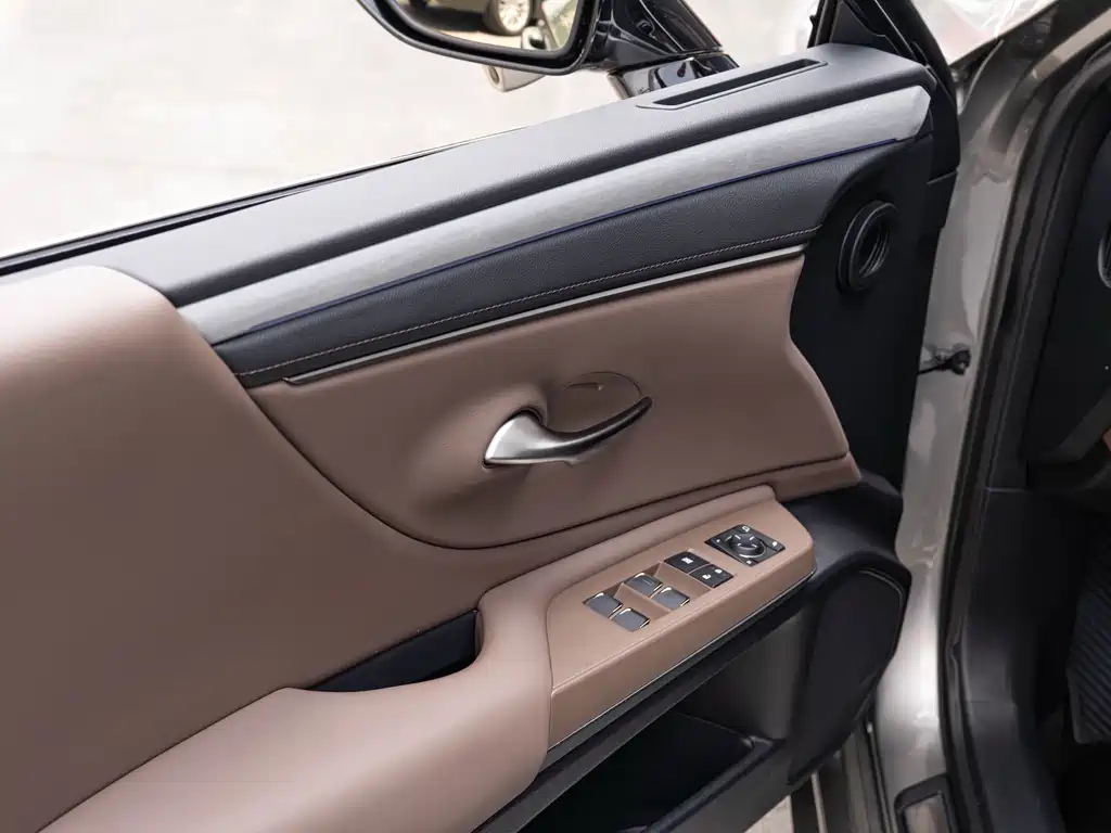 Lexus ES — миниатюра 18