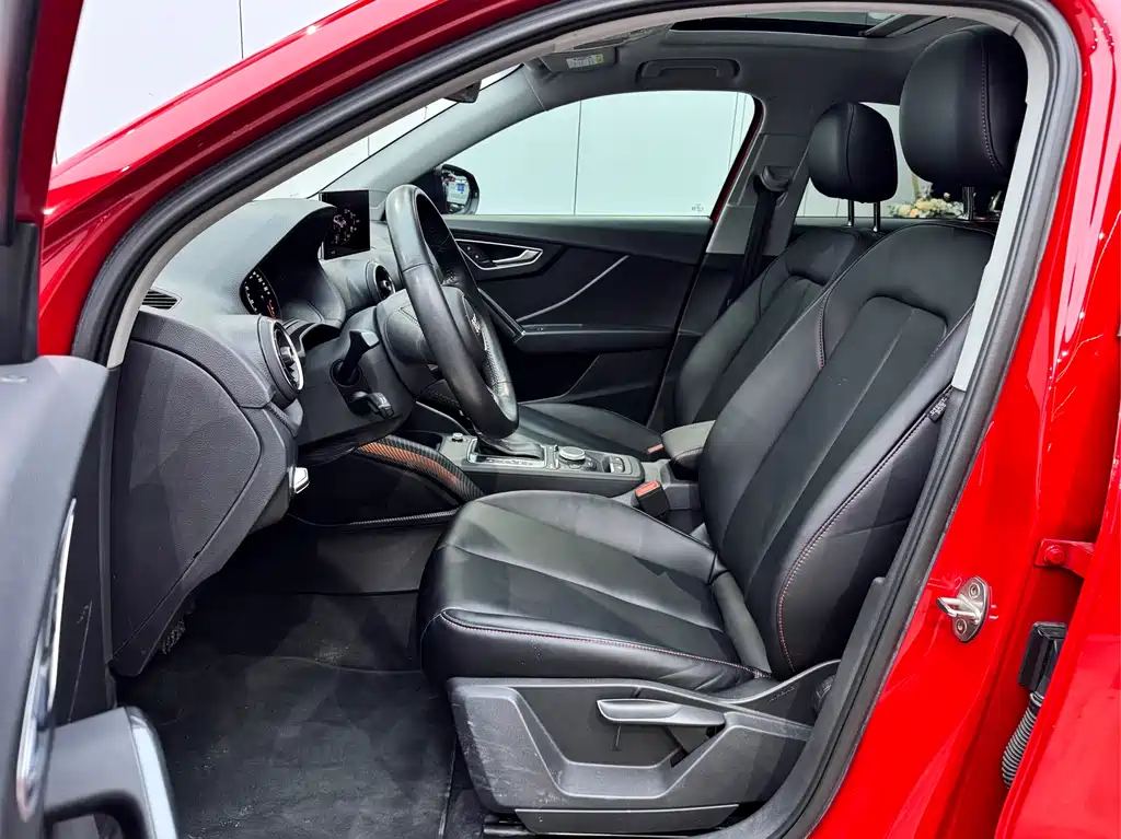 Audi Q2L 2018 35 TFSI V
