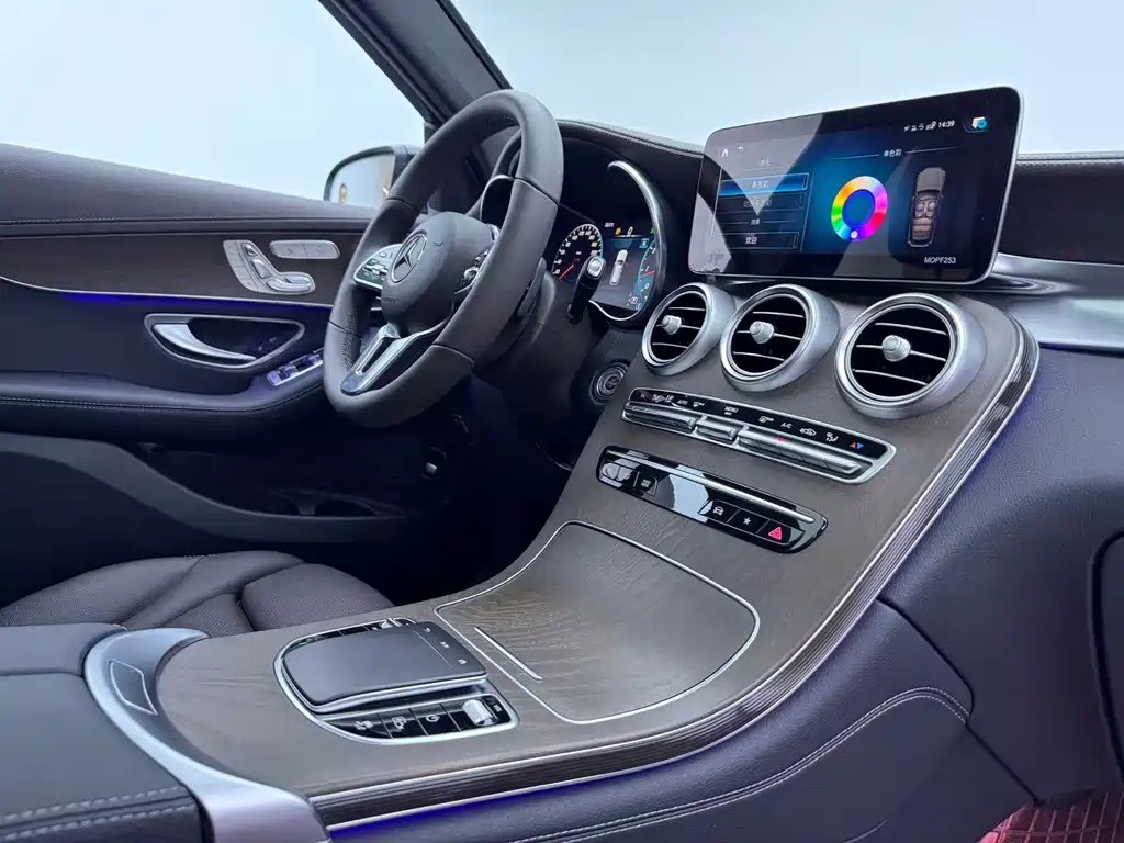 Mercedes-Benz GLC — миниатюра 12