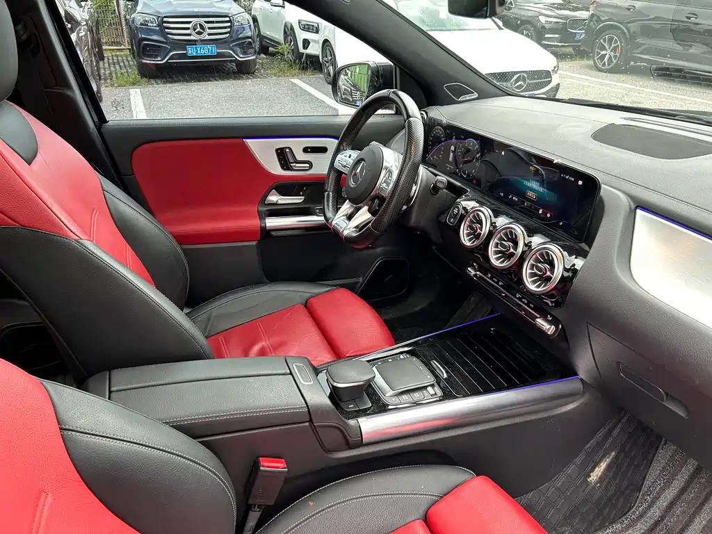 Mercedes-Benz GLA AMG — миниатюра 10