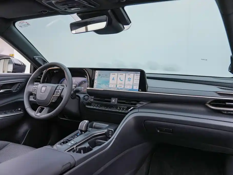 Toyota Crown SportCross — миниатюра 8