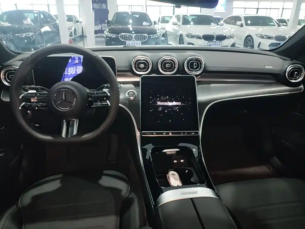 Mercedes-Benz C-Class — миниатюра 10