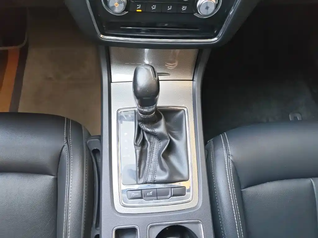 Roewe i6 Classic — миниатюра 14