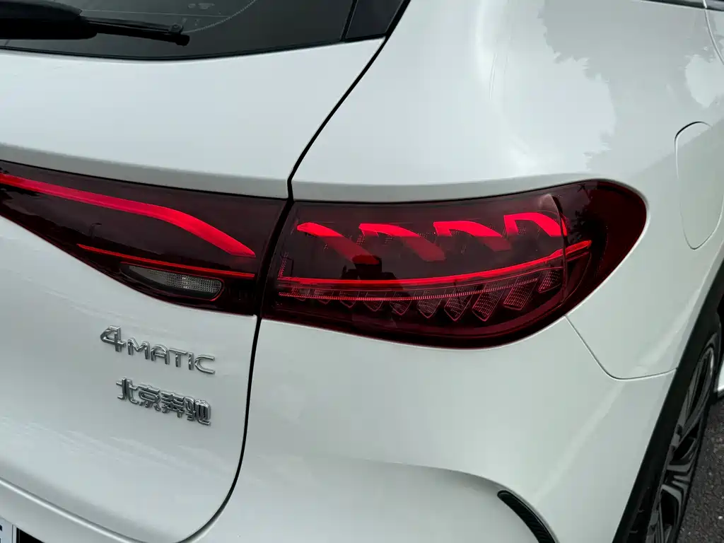 Mercedes-Benz EQE SUV — миниатюра 6