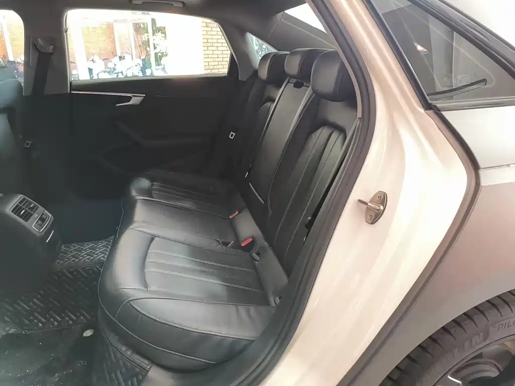 Audi A4L — миниатюра 11