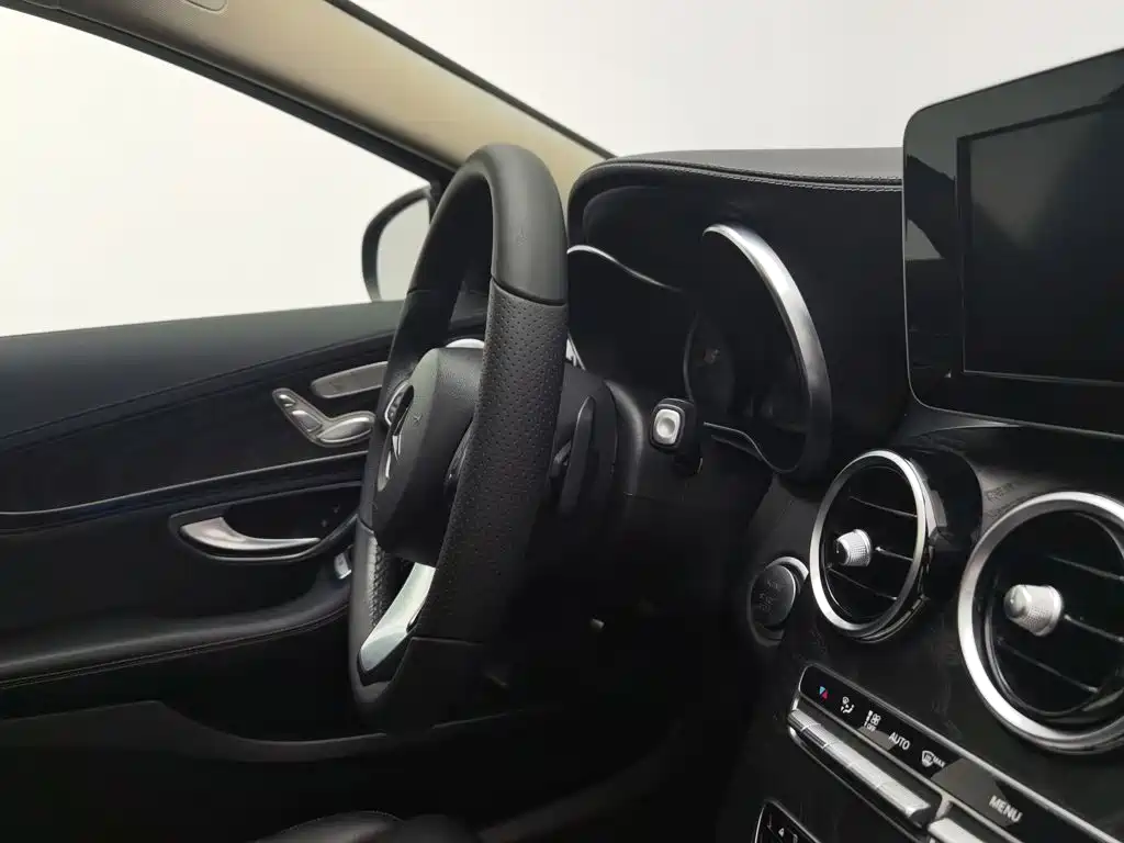 Mercedes-Benz C-Class — миниатюра 22